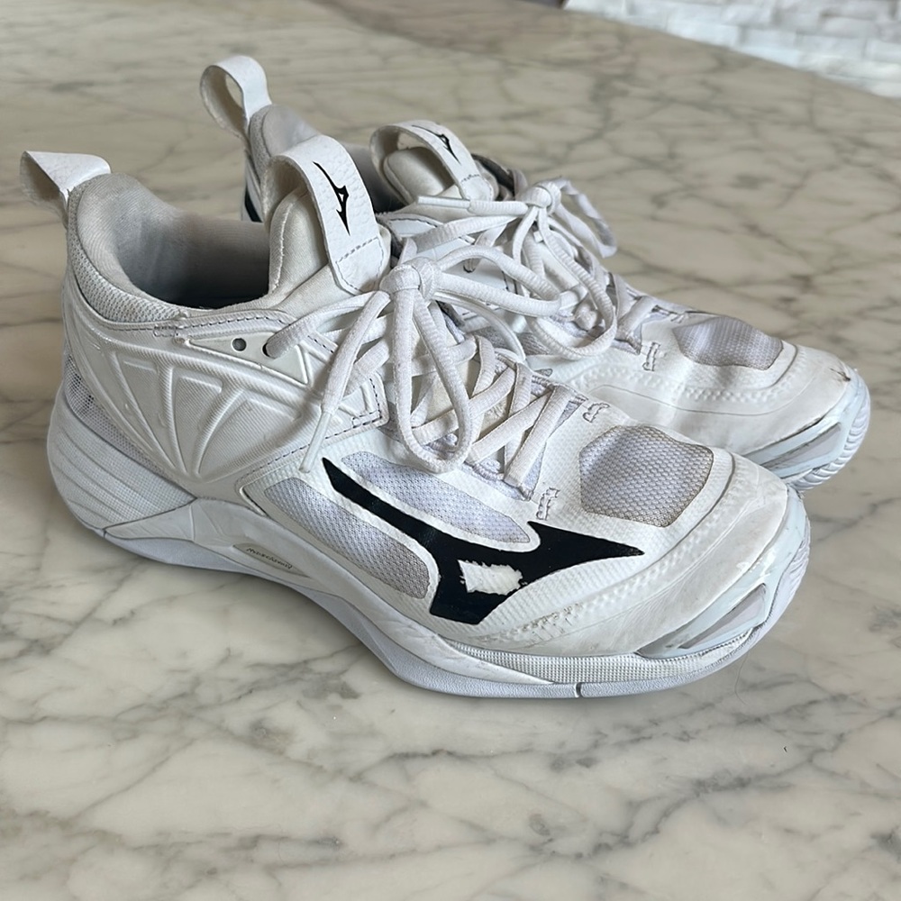 Women’s mizuno volleyball shoes